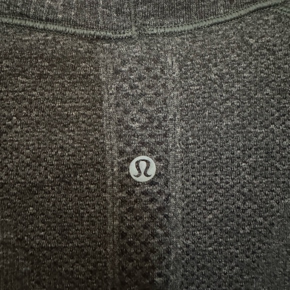 Lululemon Woman’s Swiftly Tech Top, Size 4 - Picture 6 of 7